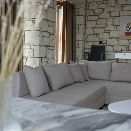 Noa Kazdaglari Tas Ve Bungalov * Αδραμύττιο